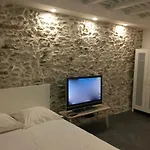 A La