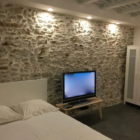 A La